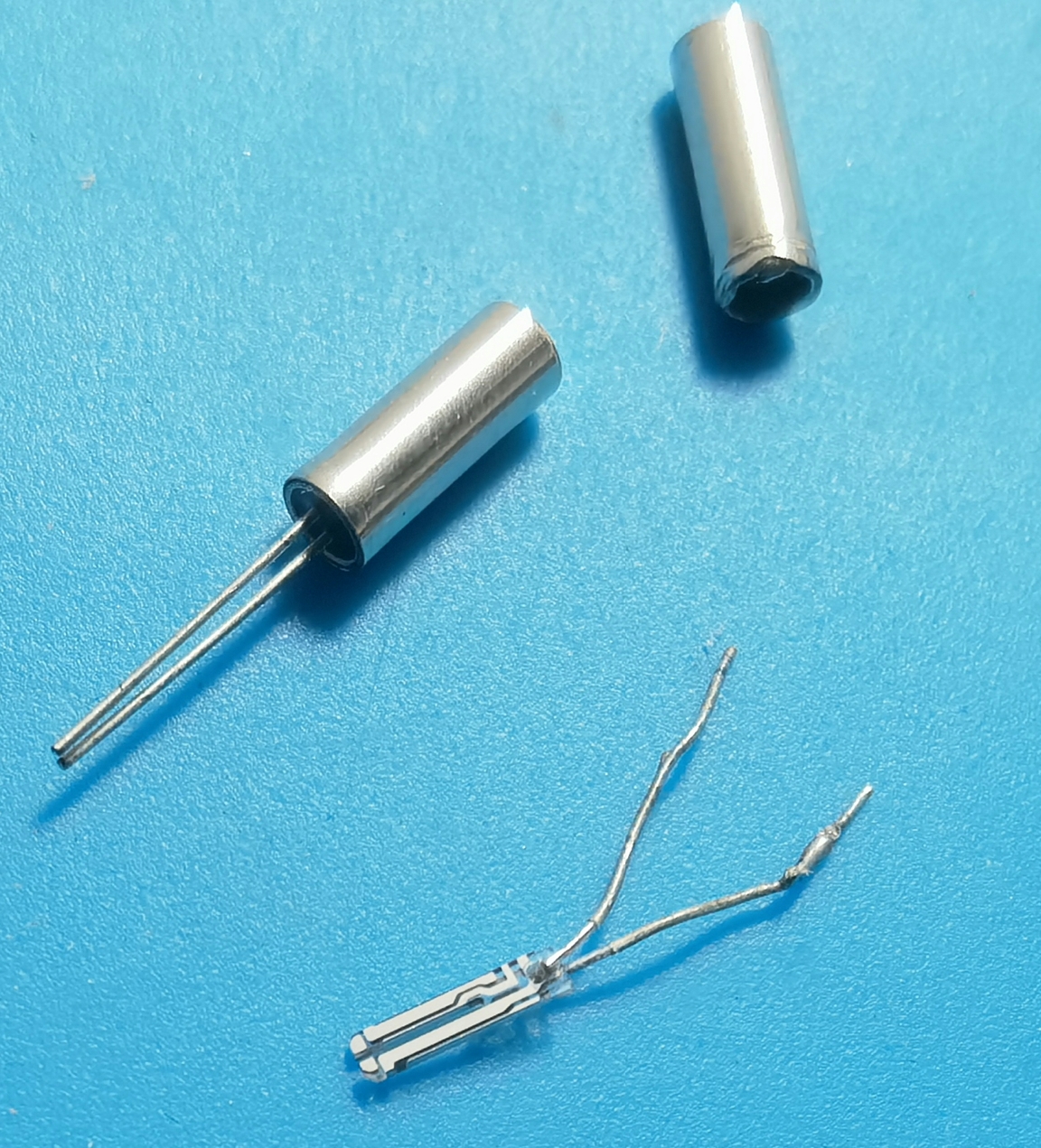 圆柱晶振3*8音叉晶体尺寸是多少？