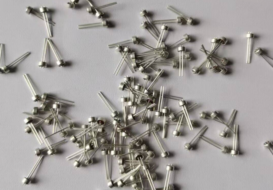 DIP Tuning Fork Crystal DT308 插件式音叉晶体DT308